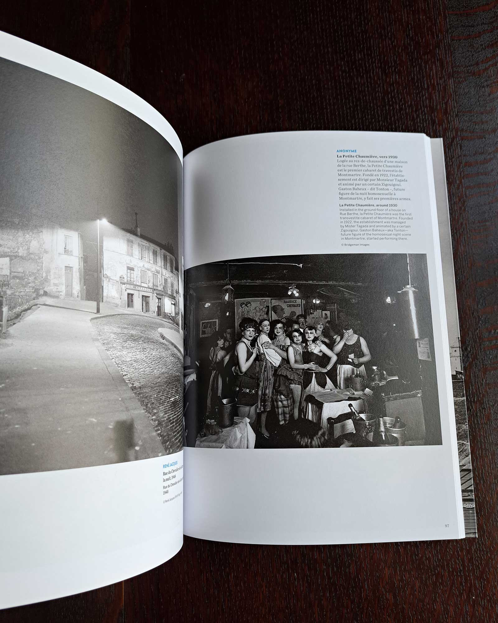 『モンマルトル──空と大地のあいだの村』 Montmartre – Une Village entre Terre et Ciel|洋書・写真集