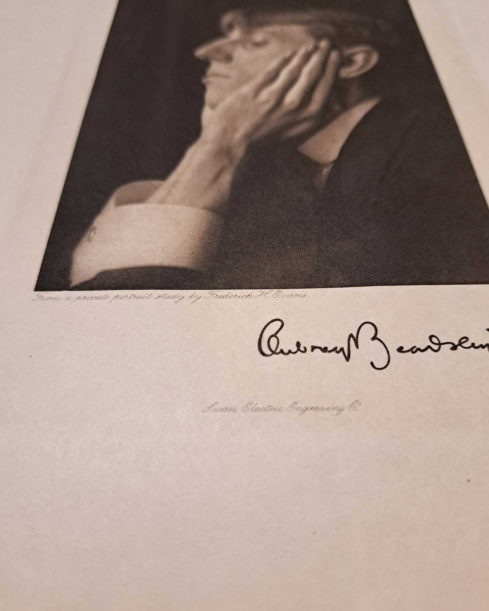 写真|オーブリー・ビアズリー(フレデリック・エヴァンス撮影)1899年初版 ジョン・レーン版画集より