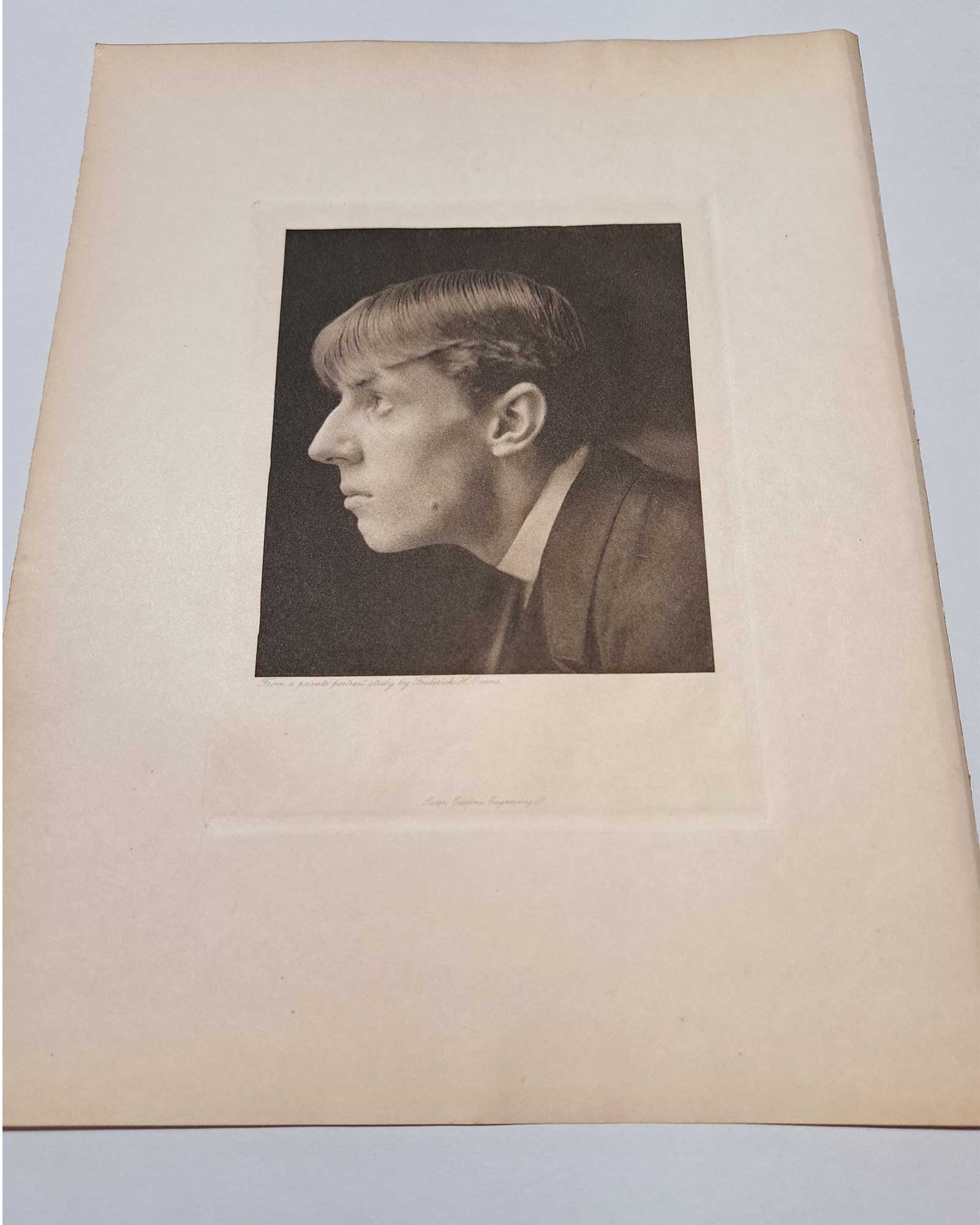 写真|オーブリー・ビアズリー(フレデリック・エヴァンス撮影・横顔)1899年初版 ジョン・レーン版画集より