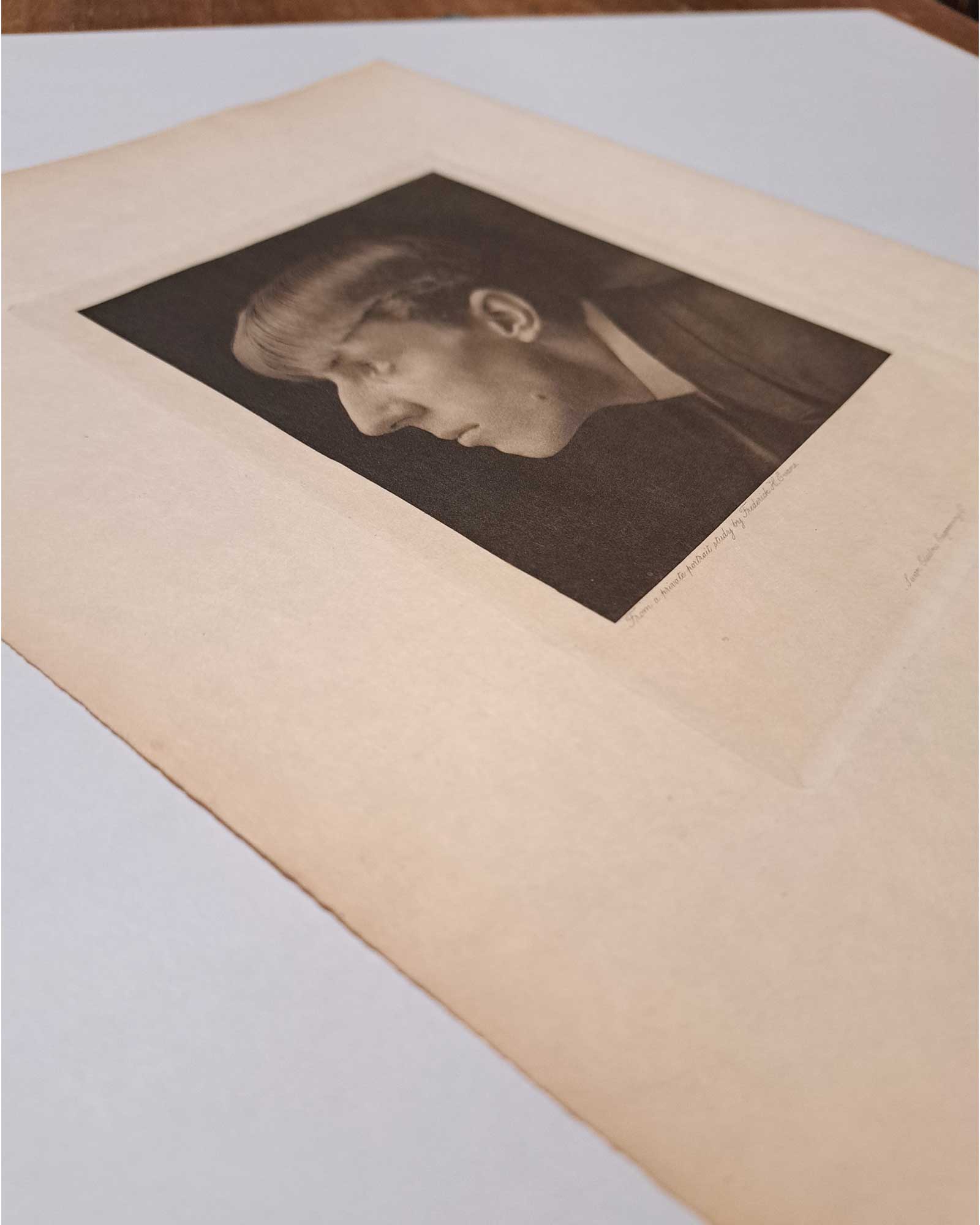 写真|オーブリー・ビアズリー(フレデリック・エヴァンス撮影・横顔)1899年初版 ジョン・レーン版画集より