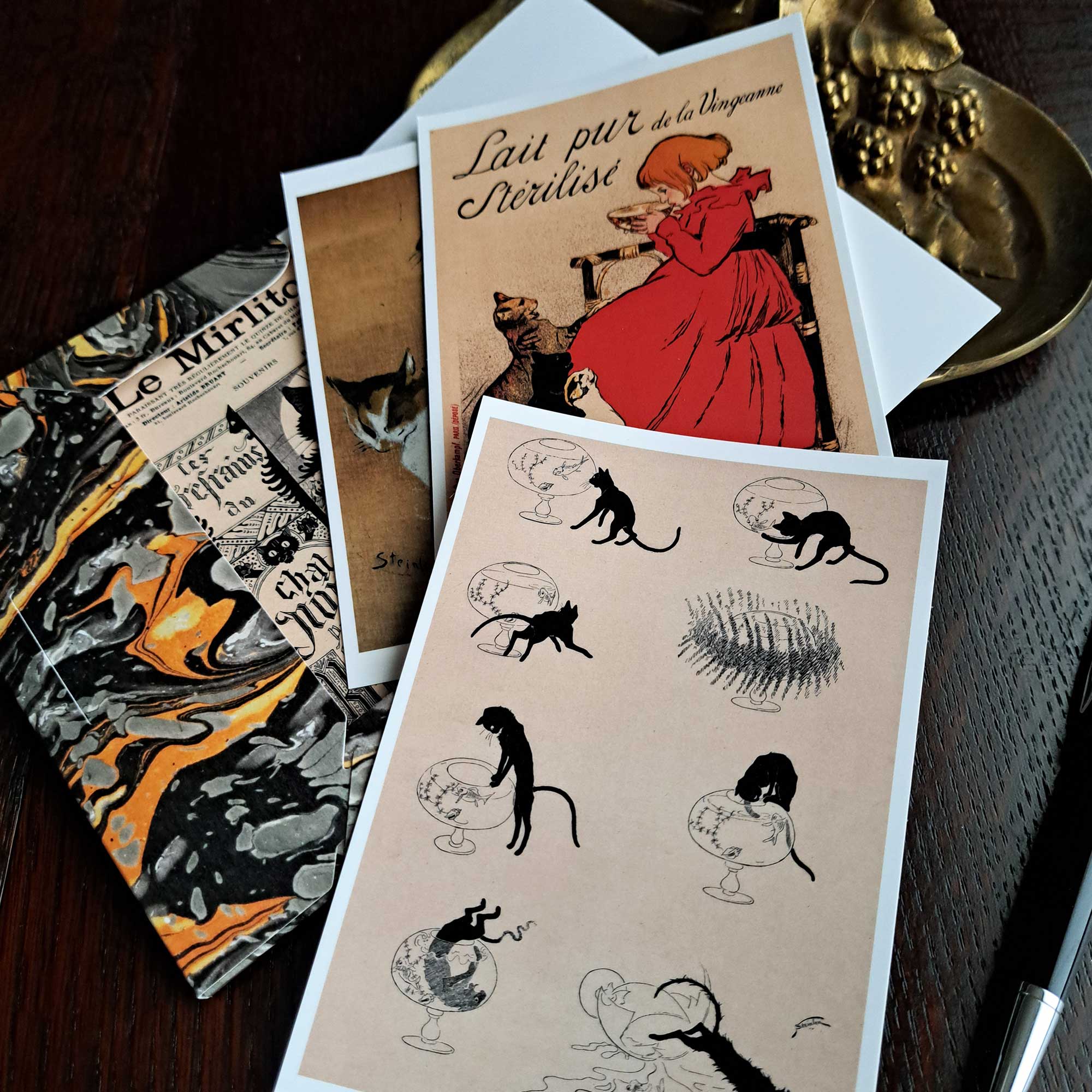 スタンランの黒猫ポストカード 12枚セット特製マーブル柄ケース収納イメージ