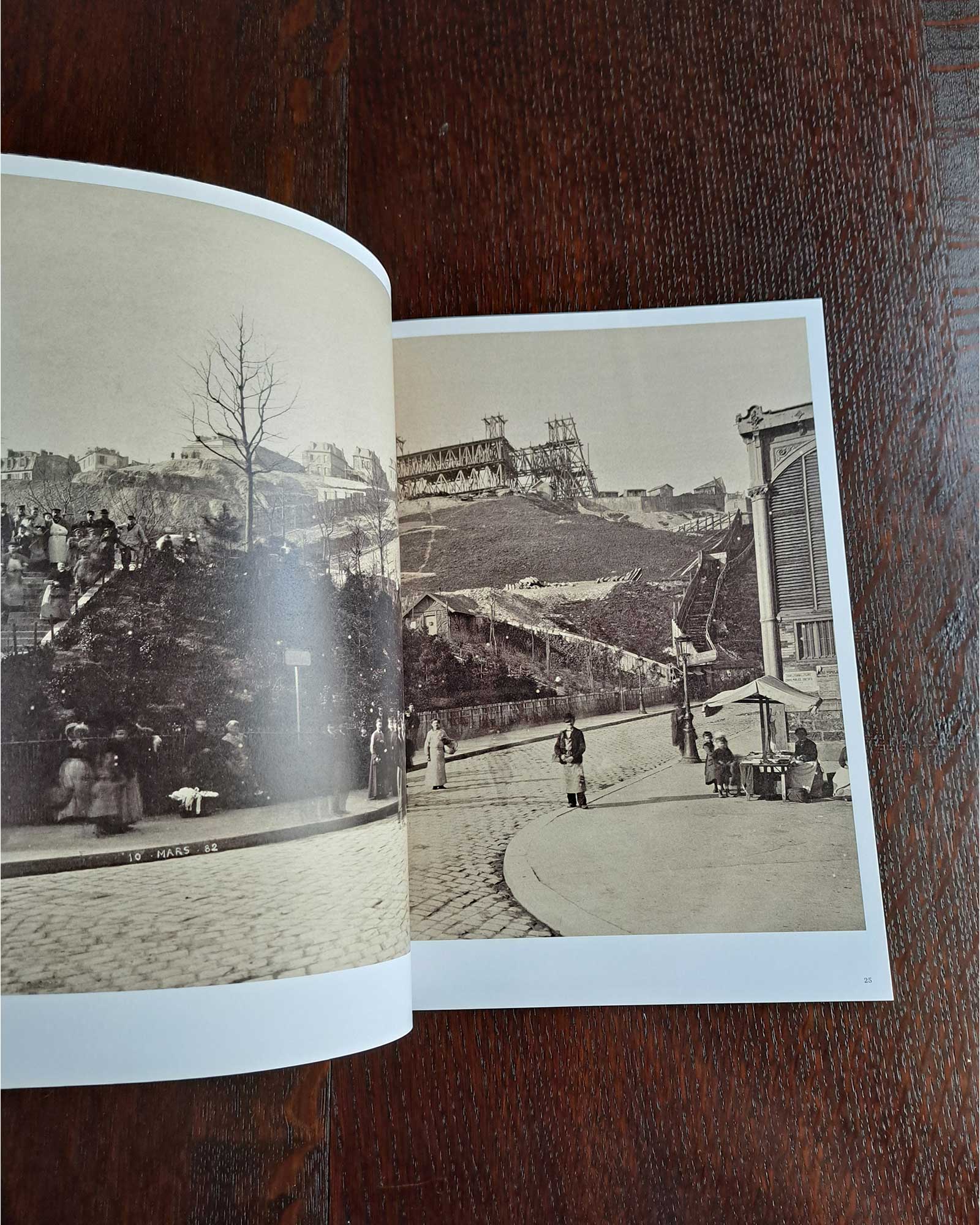 『モンマルトル──空と大地のあいだの村』 Montmartre – Une Village entre Terre et Ciel｜洋書・写真集