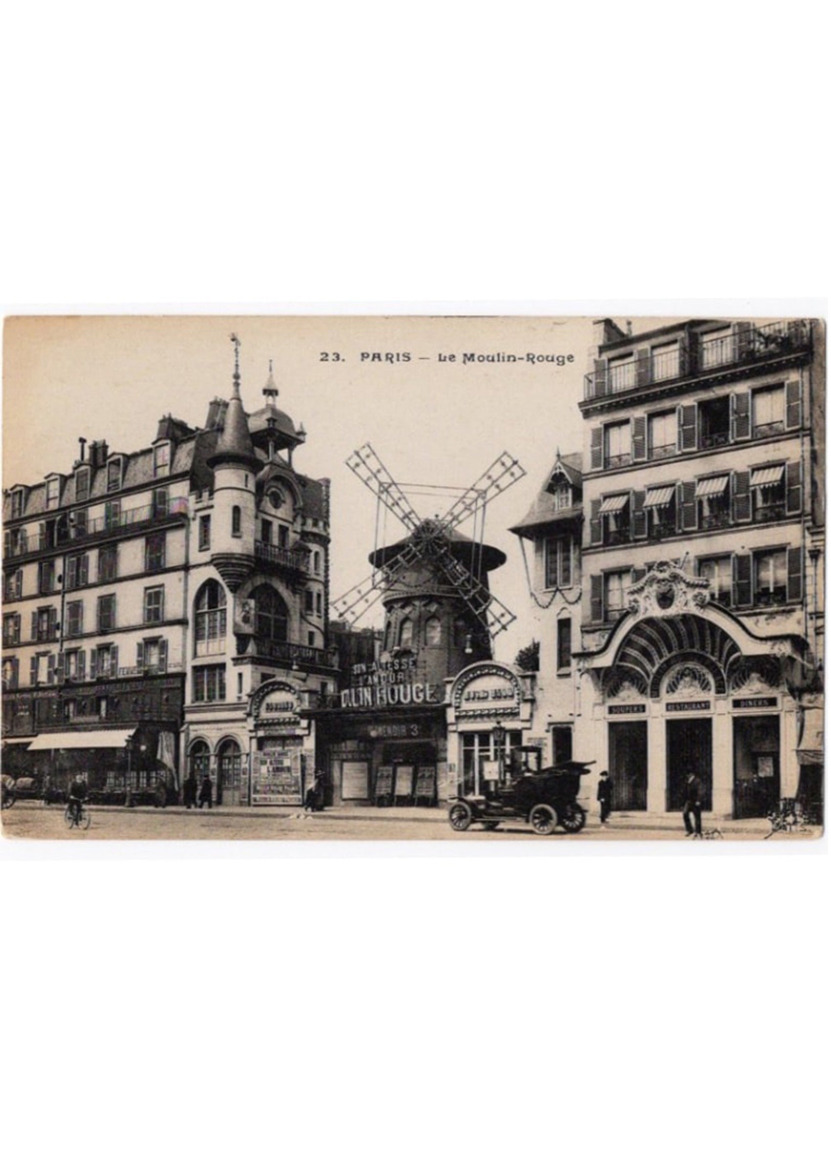 《ムーラン・ルージュ（赤い風車）とT型フォード》1910年頃 モンマルトルのキャバレー前を写したアンティーク写真絵はがき｜額装付き
